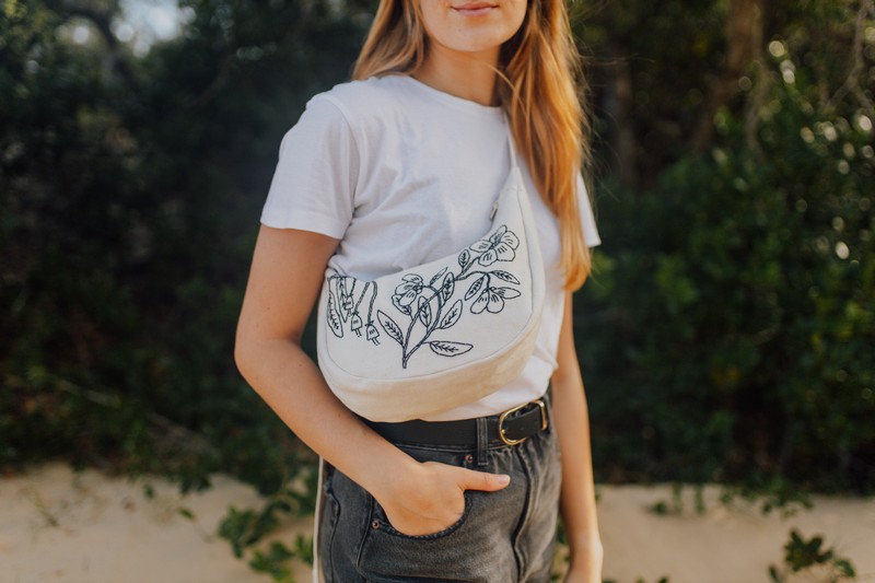 Flowers for spring crescent moonbag - Image 2